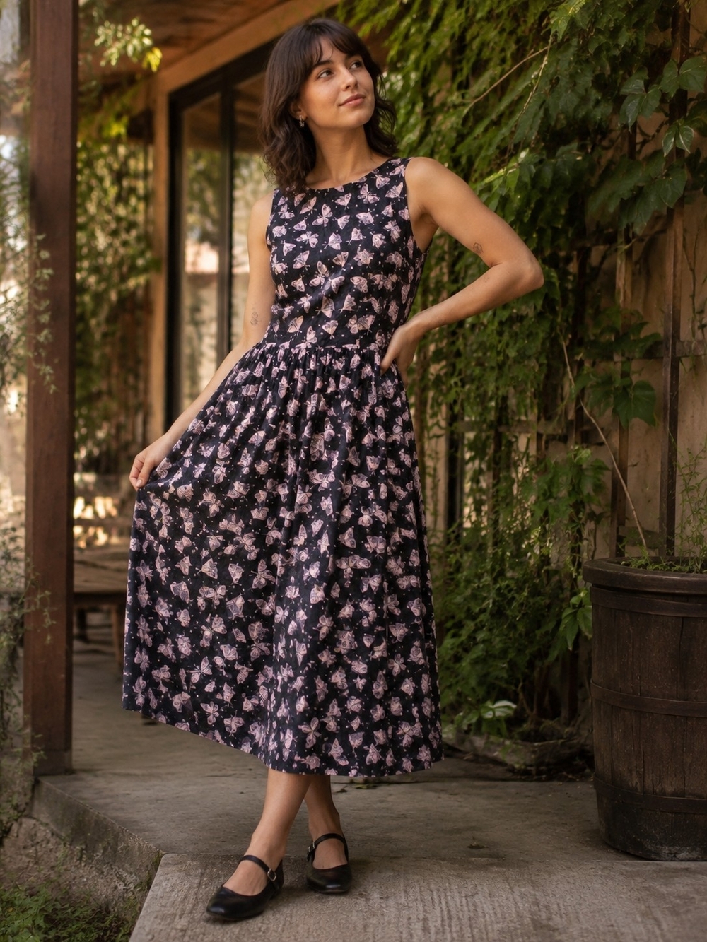 Retrolicious Women's Size S Black Pink Moth Print Sleeveless Midi Dress